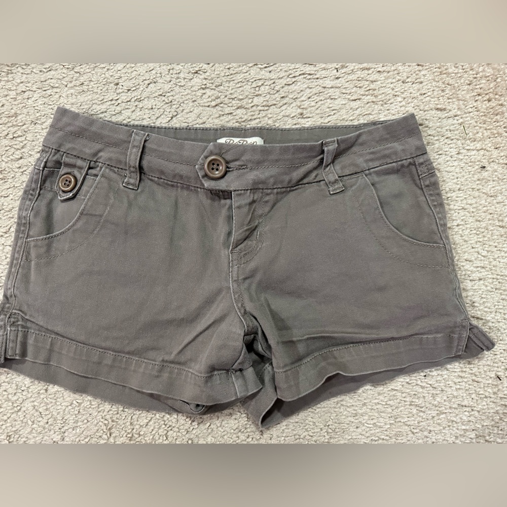 Grey short shorts